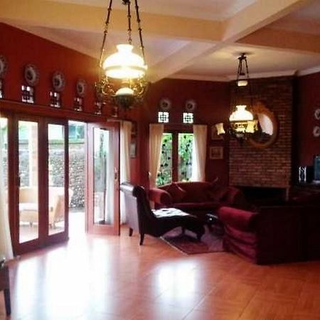 Villa Riri By The London Living Depok Kültér fotó