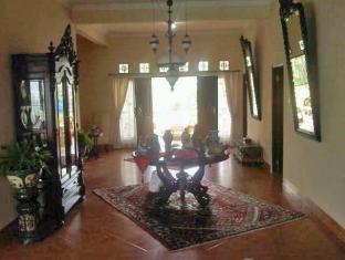 Villa Riri By The London Living Depok Kültér fotó